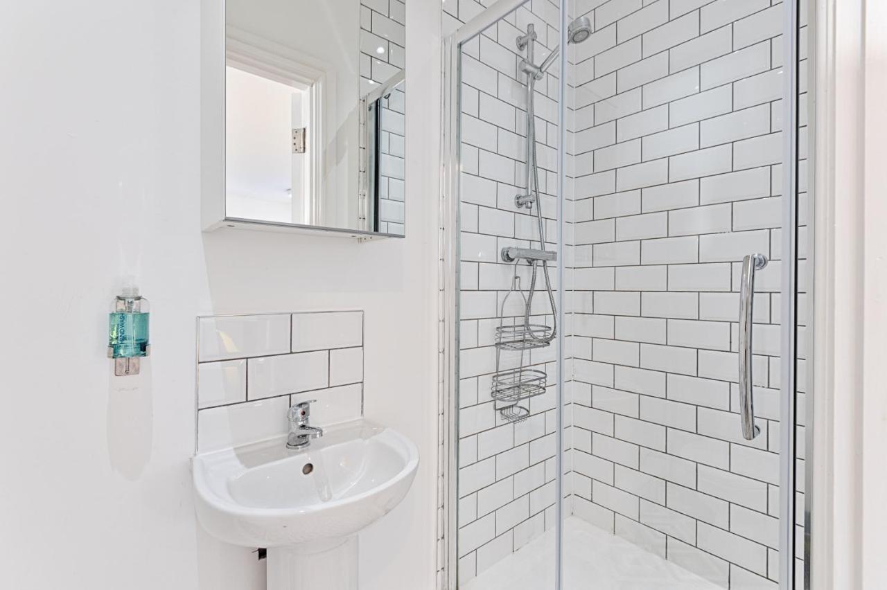 En-Suite, Parking, Fully Equipped Kitchen! Swansea Esterno foto