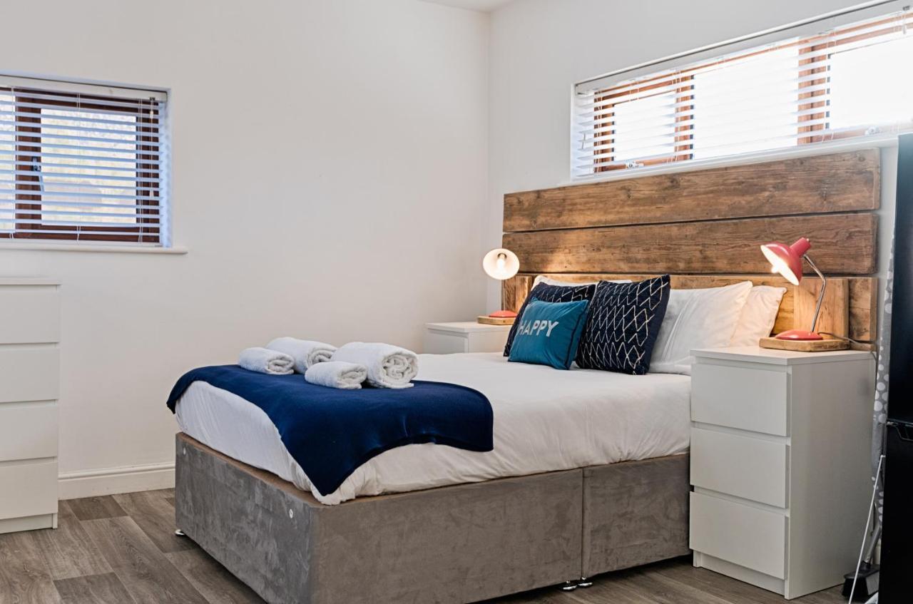 En-Suite, Parking, Fully Equipped Kitchen! Swansea Esterno foto